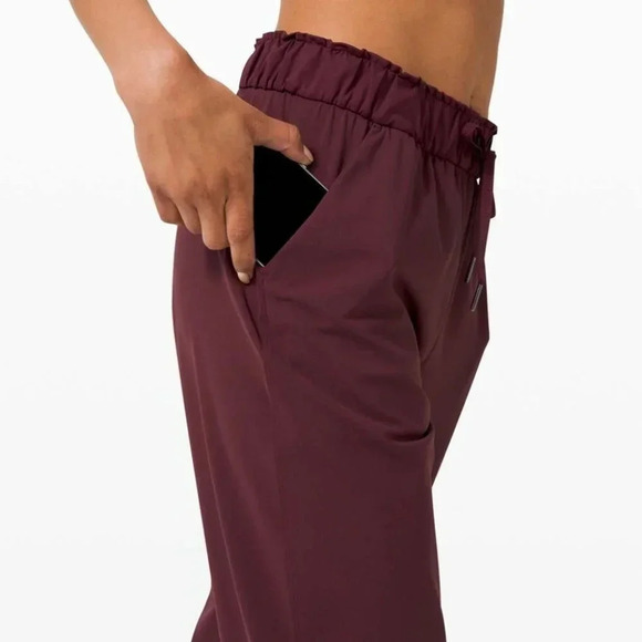 Lululemon Keep Moving  Pant Burgundy Cassis Size 6 - Picture 4 of 8
